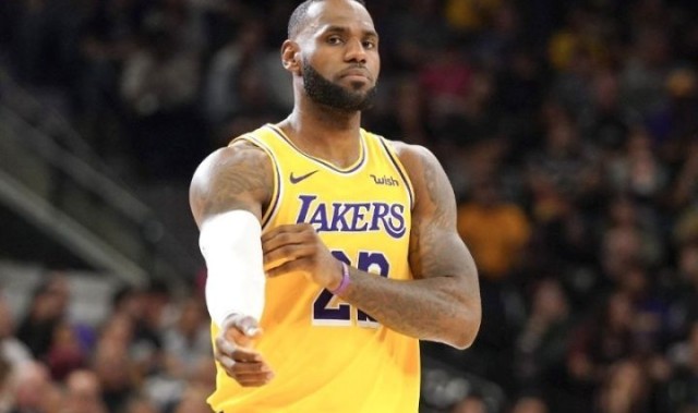 NBA-塔图姆补篮绝杀湖人，凯尔特人终结对手10连胜登顶西部引热议